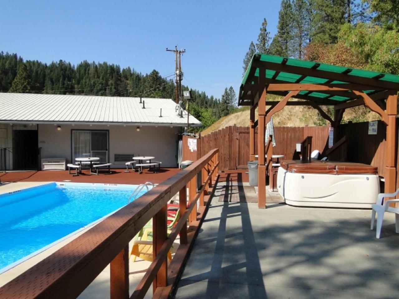 Konkolville Motel Orofino エクステリア 写真